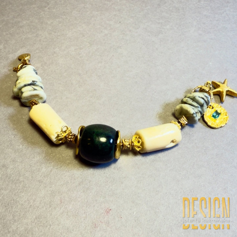 Bransoletka z białym koralem, serpentynitem i jadeitem – Kuźmińska Design Bransoletka z białym koralem, serpentynitem i jadeitem – Kuźmińska Design