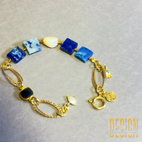 Bransoletka z lapis lazuli i perłą w oprawie pozłacanej 24k złotem Bransoletka z lapis lazuli i perłą w oprawie pozłacanej 24k złotem