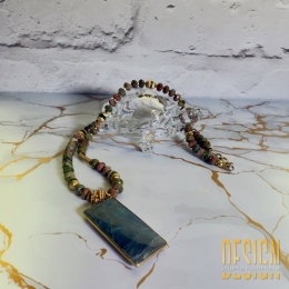 Naszyjnik z unakitu i labradorytu – srebro pozłacane 24K (48 cm)